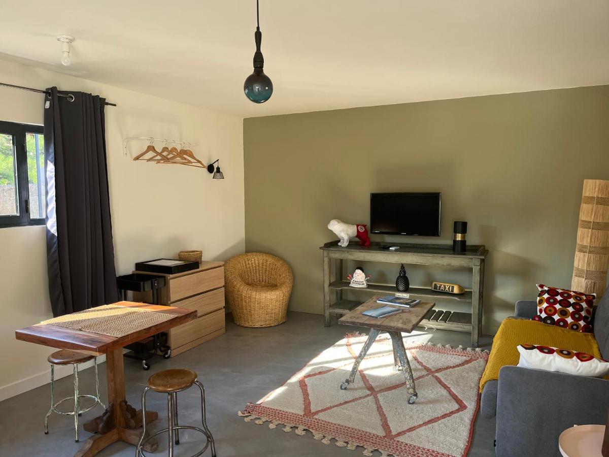 Studio Dans Les Alpilles Apartment Fontvieille Ngoại thất bức ảnh