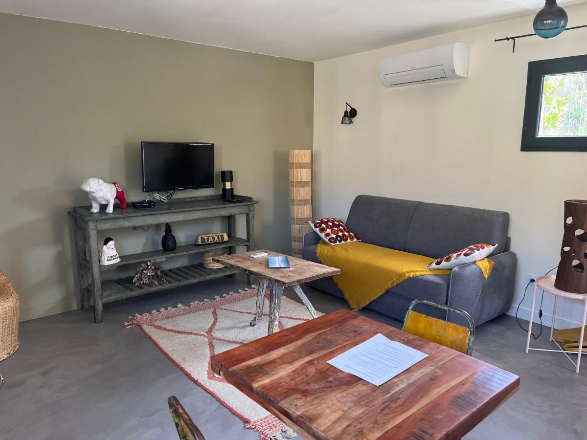Studio Dans Les Alpilles Apartment Fontvieille Ngoại thất bức ảnh